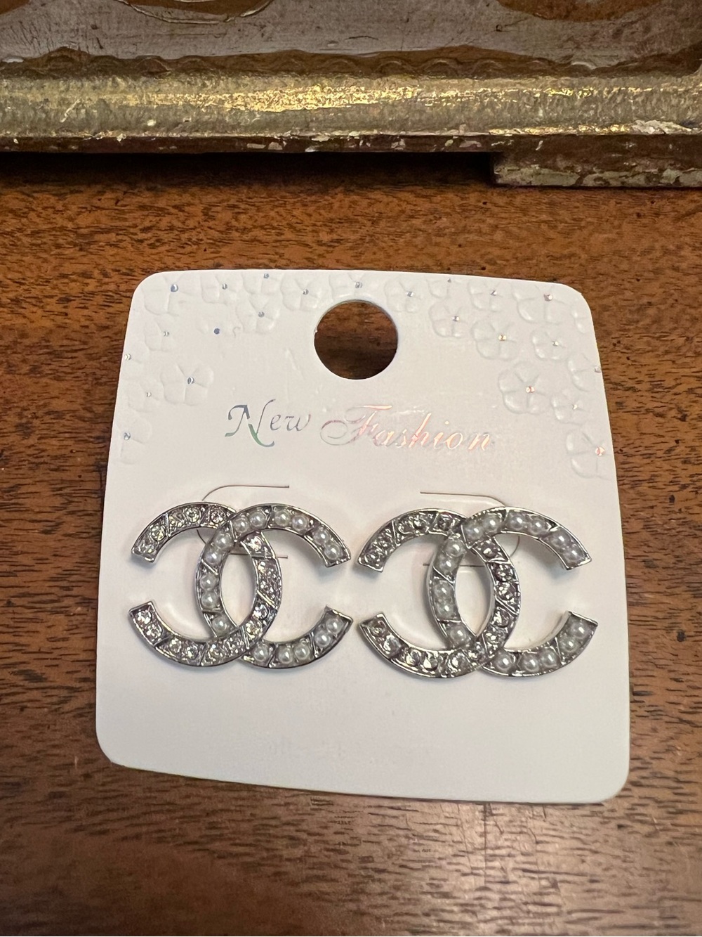 Silver Crystal Interlocking CC Logo Stud Fashion Earrings NWOT